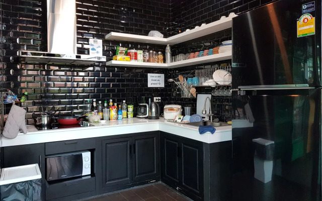 Wayha Hostel Don Mueang Airport
