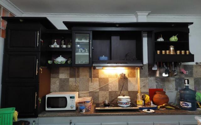 Dewi House Pondok Hijau Parongpong Bandung 1