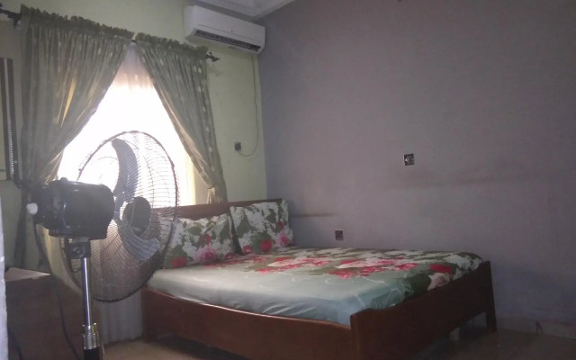 Prime Rose Hotel and Suites