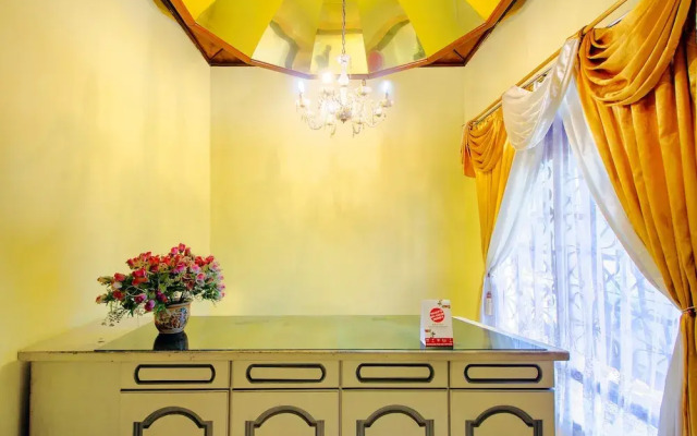 OYO 1770 Hotel Mawar Saron 2