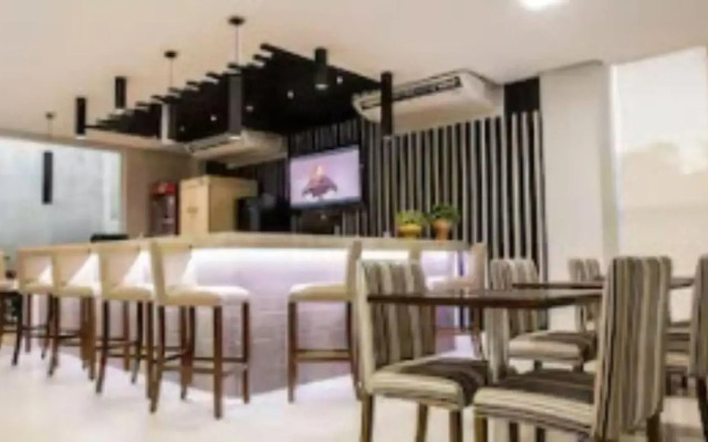 AlphaPark Hotel