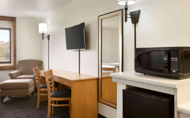 Travelodge by Wyndham Belen