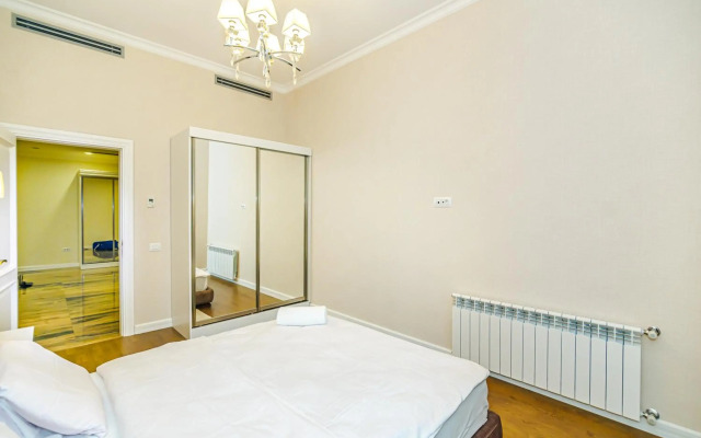 VIP Apartment in Buta palace 703