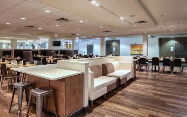 Holiday Inn & Suites Atlanta Airport-North