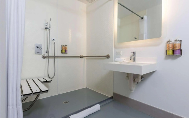 YOTEL Boston
