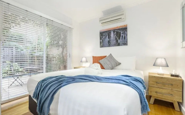 Tranquil Townhouse in Port Melbourne