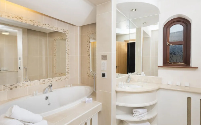 Delphi Resort