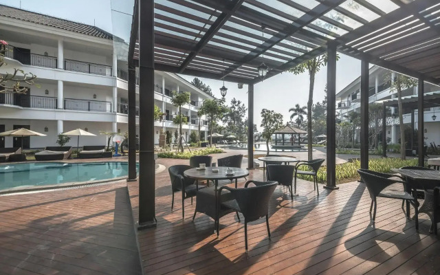 Lido Lake Resort By MNC Hotel