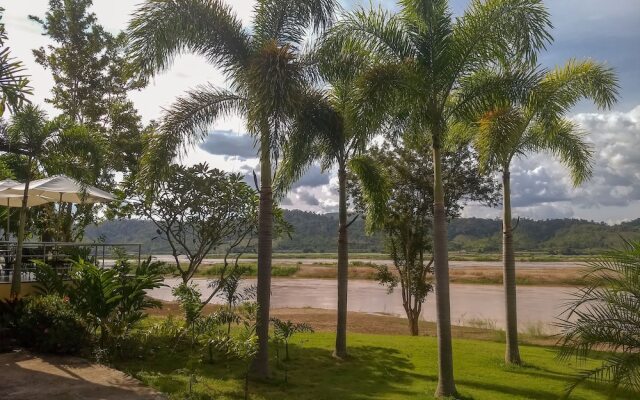 Mekong Riverside Resort Camping