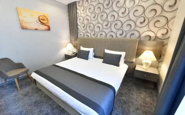 D'Lux Boutique Hotel