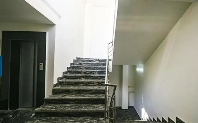 Fabhotel Mona Continental