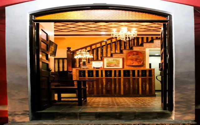 Casa Rica Hotel