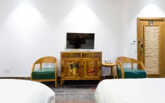 Youjian Xiaoyuan Hot Spring Hostel