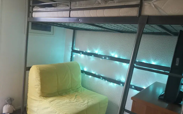Chalet-sleeps6-parking-garden-pool