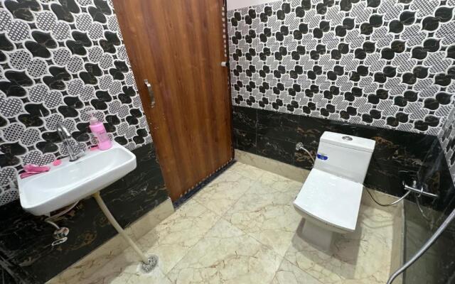 SPOT ON Hotel Mayank