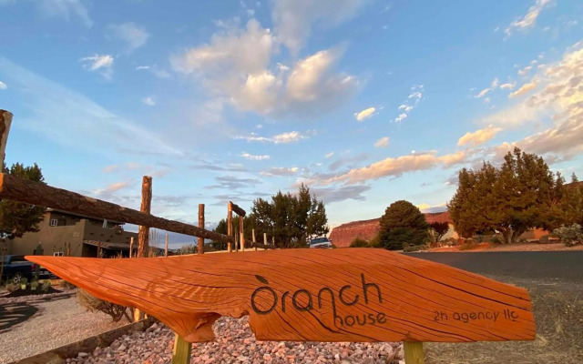 Oranch House, Studio & Wilderness