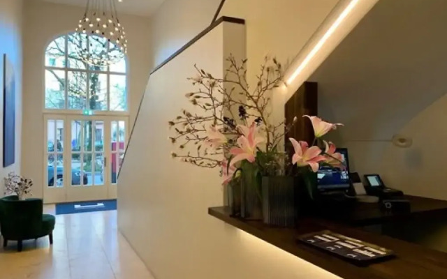OBERDECK Studio Apartment House