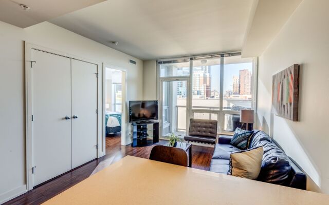 Suite Digs Waterfront