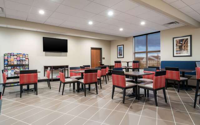 Comfort Inn & Suites Harrisburg - Hershey West