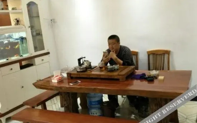 Yiandu Theme Hotel