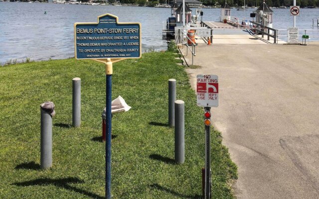 Bemus Point Vintage Suite w/ Soaking Tub & Kitchen