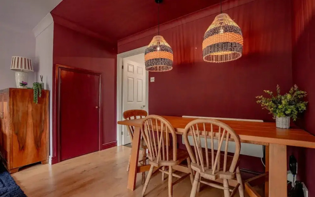 Host Stay Hales Orchard