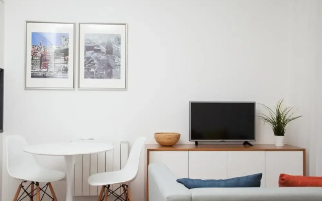 White Almada Oporto Apartments