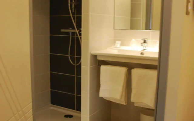 Ruthenium Hotel
