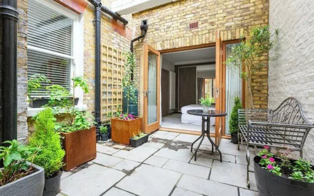 Red Lion Square by Onefinestay