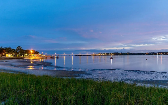 Private Canal Duplex with Pontoon - Oleander Drive, Bongaree
