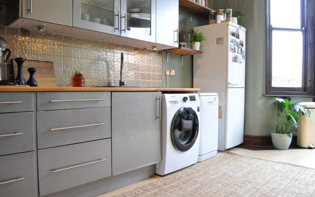 2 Bedroom Flat With Garden in New Cross