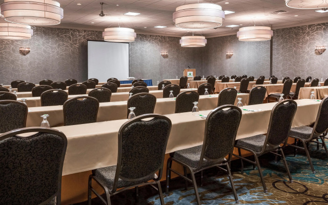 Holiday Inn Rock Island by IHG