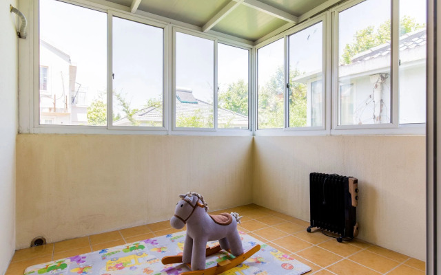 Cambridge Villa with 5 BRs