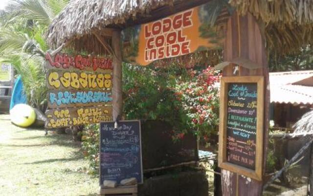 Tiki Lodge Bar & Restaurant - Hostel