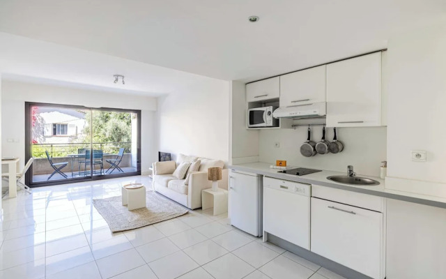 Charming 1 Bedroom Flat With Balcony/pool - Cannes