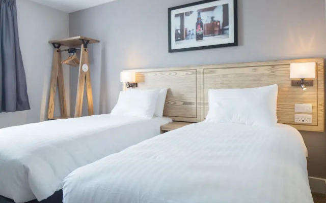Raven’s Cliff, Motherwell by Marston's Inns