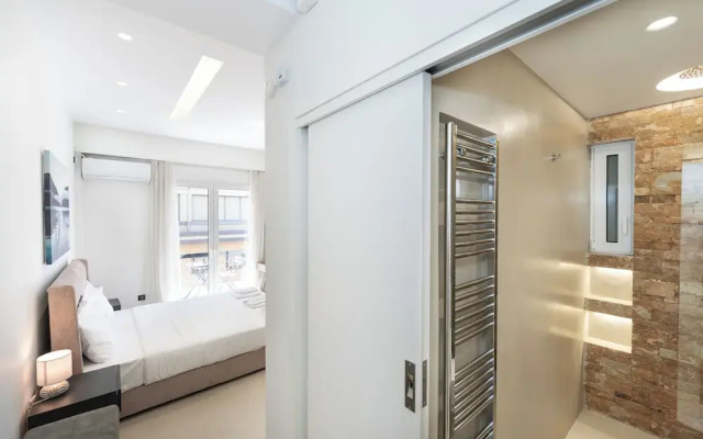 Minimal Studio with Balcony in Central Athens