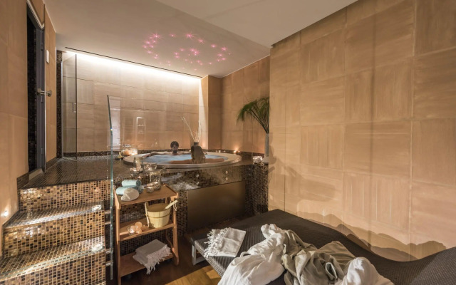 Taj Surajkund Resort & Spa, Delhi NCR