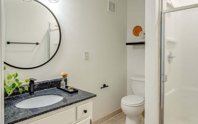 Nashville - 1808 State St #208