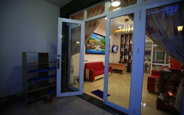 OYO 385 Gia Huy Hotel