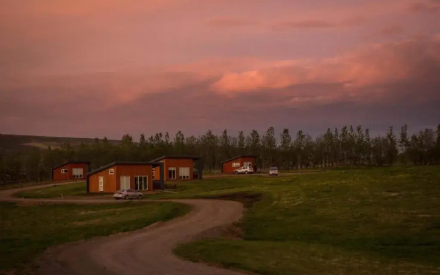 Einishus Cottages
