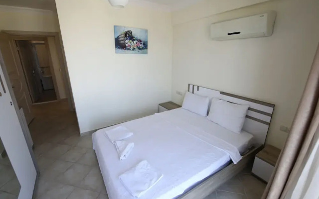 1 Bedroom Apartment Lake View 3 by Likya Global