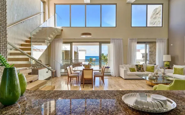 Luxury Beach Penthouse w Private Deck Ocean Views C-401