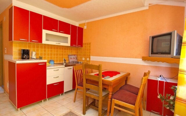 Apartments Orange 709