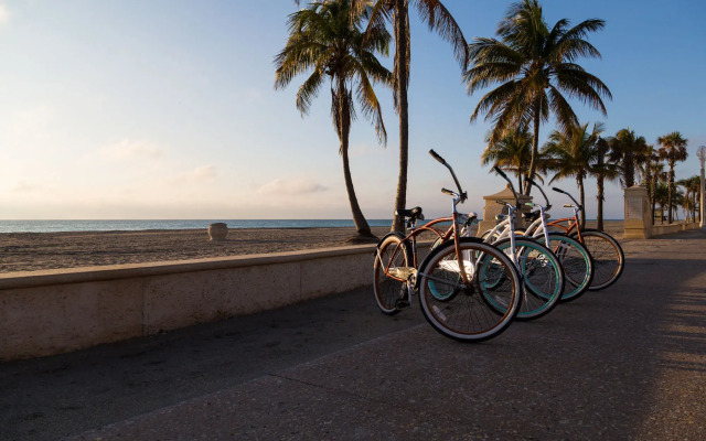Riptide Oceanfront Hotel