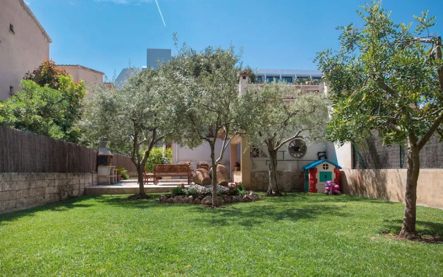 Roses in Alc dia With 4 Bedrooms and 2 Bathrooms