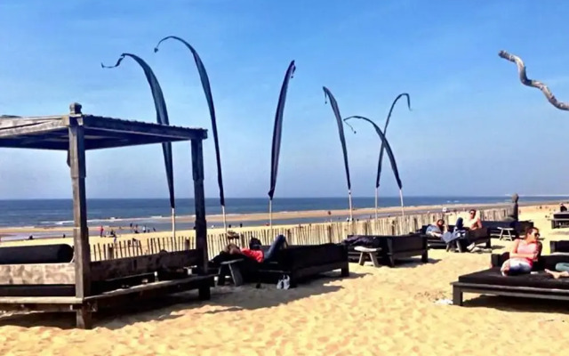 Spacious Lodge With 2 Bathrooms, Near the Sea