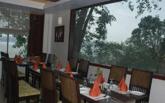 Hotel Ranjits Lakeview