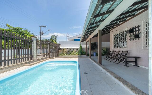 Casa com piscina e churrasqueira Penha SC AFF136