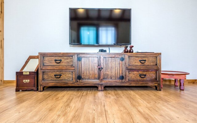 Stone Statue Village Hanok